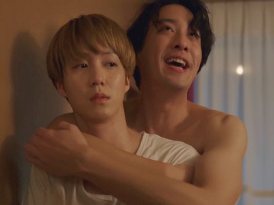 Kijima gives Yukari a hug.