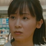 Kakeru's mom is portrayed by Japanese actress Chizuru Asano (浅野千鶴).
