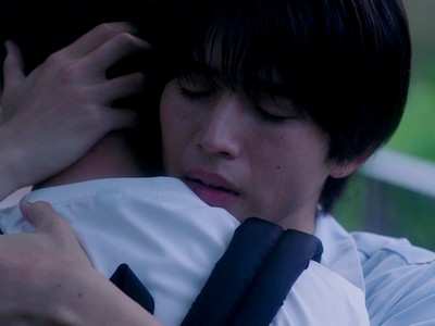 Kohei hugs Taichi tearfully.