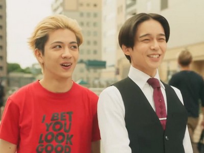 Toru and Kishi are laughing.