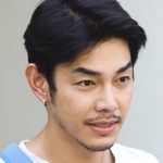 Tops and Marwin's neighbour is portrayed by Art Pasut Banyam (พศุตม์ บานแย้ม).