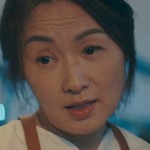 Lilian's mom is portrayed by Taiwanese actress Carol Cheng (鄭家榆).
