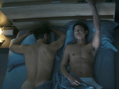 Rong and Patrick are in bed.