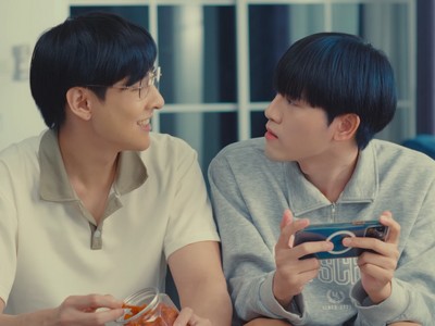 Bam and Jess are a couple.