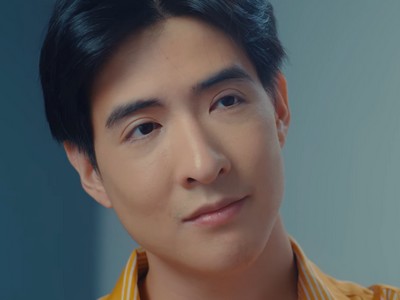 Jess is a Thai actor portrayed by Tang-oh Nattawat Trisomboon (ตั้งโอ๋ ณัฐวัฒน์ ไตรสมบูรณ์).