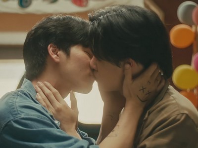 Jack and Joke kiss in the last scene of the happy ending.