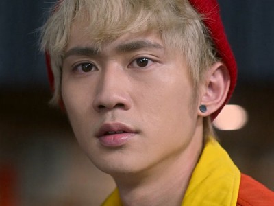 Ai Di is portrayed by the Taiwanese actor Louis Chiang (姜典).