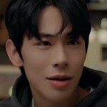 Hwang Jun Su (황준수) is a Korean actor. He is born on December 22, 2000.