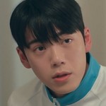 Hwang Yun Je (황윤제) is a Korean actor. He is born on August 25, 1996.