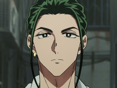 Gwen is voiced by Taito Ban (坂泰斗).