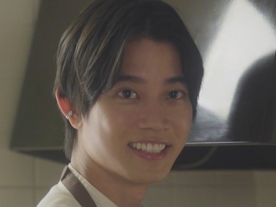 Haru is portrayed by Japanese actor Kensuke Takahashi (高橋健介).