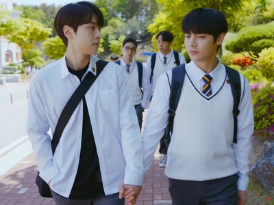 Tae Kyung and Shin Woo become an out couple at school.