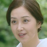 Yurie is portrayed by the Japanese actress Yuko Fueki (笛木優子).