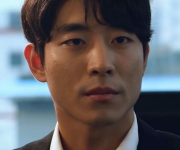 Chisoo is played by the actor Tak Woo Suk (탁우석) .