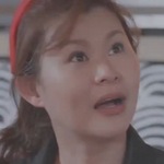 Aunt Pen is portrayed by the Thai actress Janejira Sunwannoi.