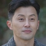 Professor Yoo is portrayed by Korean actor Kim Seung Hwan (김승환).
