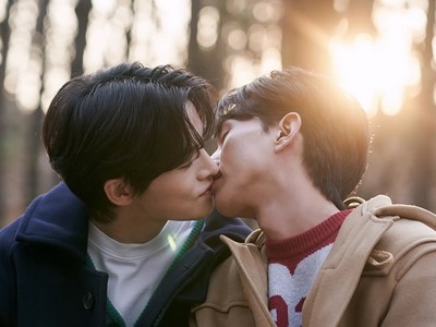 Lee Hyun and Kim An kiss in the Love Class 2 happy ending.