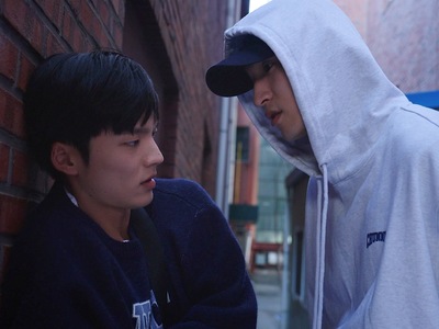 Nam Jun threatens Ji Woo because of his bond with Roa.
