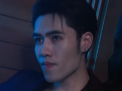 Leo is portrayed by Thai actor Marc Thirasak Kaewyoddee (มาร์ค ธิระศักดิ์ แก้วยอดดี).