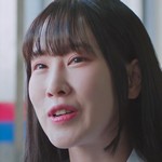 Si-a is portrayed by a Korean actress.