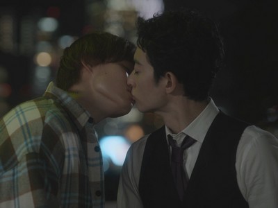 Shiba and Haruto share a kiss.