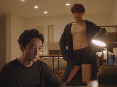 Haruto shows off his shirtless body to Shiba.