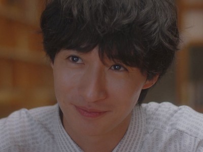 Takashi is portrayed by the Japanese actor Robin Furuya (古屋呂敏).