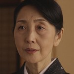 Takashi's mom is portrayed by the Japanese actress Kumi Nakamura (中村久美).