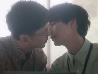 Hibino is Takashi's older boyfriend.