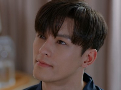 Nabnueng is portrayed by Thai actor Masu Junyangdikul (มาสุ จรรยางค์ดีกุล).