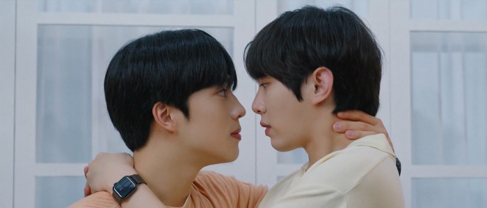 Love Mate is a Korean BL series about two office coworkers with opposite personalities.