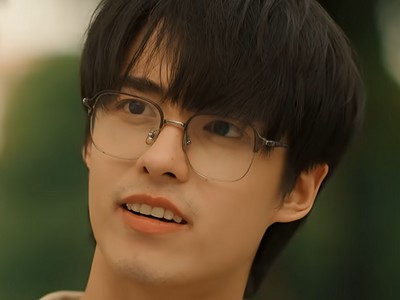 Leng is portrayed by Thai actor Heng Thatpong Rojsangruang (เฮง ทัตพงศ์ โรจน์แสงเรือง).