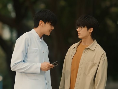 Leng and Thai are strangers who meet.