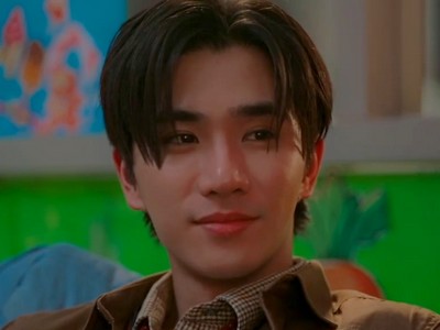 Pobmek is portrayed by Thai actor Perth Tanapon Sukumpantanasan (เพิร์ธ ธนพนธ์ สุขุมพันธนาสาร).