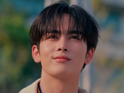 Solar is portrayed by Thai actor Santa Pongsapak Oudompoch (แซนต้า พงศภัค อุดมโภชน์)