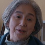 Azuma's mother is portrayed by Japanese actress Mayumi Asaka (朝加真由美).