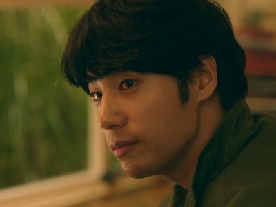 Yeong Su is portrayed by the Korean actor Na Hyun Woo (나현우).