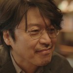 Young's father is portrayed by Korean actor Bong Man Dae (봉만대).