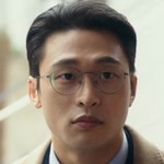 Ji Seok is portrayed by Korean actor Oh Dong Min (오동민).