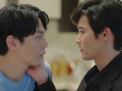 Gene and Nubsib stare into each other's eyes romantically.