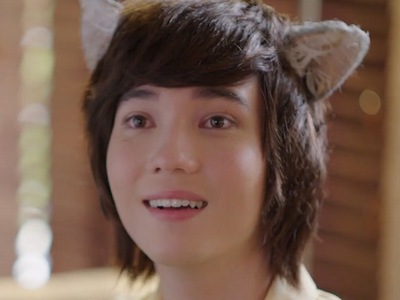 Meow is portrayed by the Thai actor James Prapatthorn Chakkhuchan (เจมส์ ประพัฒน์ธรณ์ จักขุจันทร์).