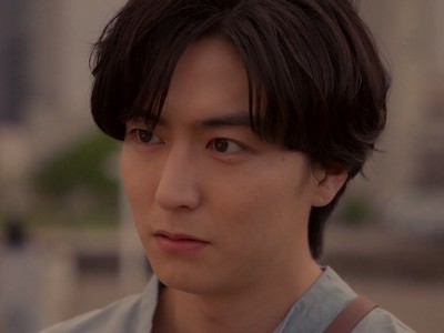 Shuu is portrayed by the Japanese actor Yu Inaba (稲葉友).