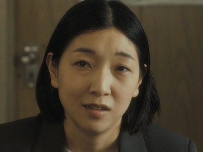 Saori is portrayed by a Japanese actress Sakura Ando (安藤サクラ).