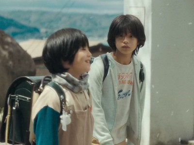 Minato and Yori go to school.