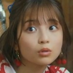 Momo is portrayed by the Japanese actress Momoka (桃果).
