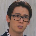 Kiriya's manager is portrayed by Japanese actor Yoshinari Oribe (織部典成).