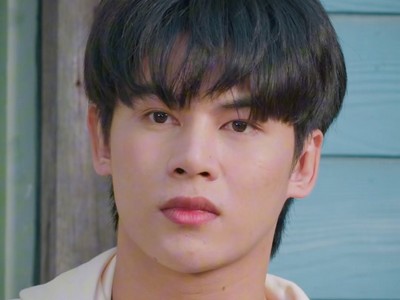 Pete is portrayed by Thai actor Guitar Natthaphon Singha (กีต้าร์ ณัฐพล สิงหะ).