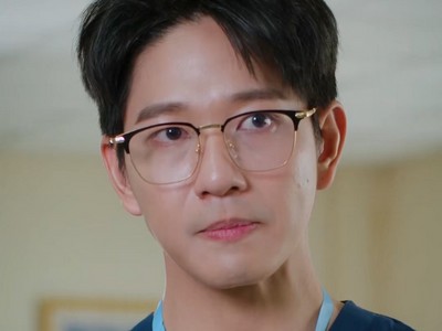 Win is portrayed by Thai actor Seua Nara Sudprasert (เสือ นรา สุดประเสริฐ).