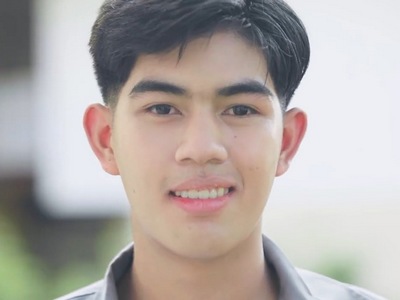 Na is portrayed by the Thai actor Boss Amz.