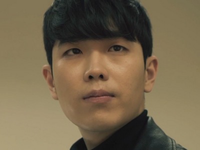 Hanbit is portrayed by the Korean actor Kim Hyun Joon (김현준).